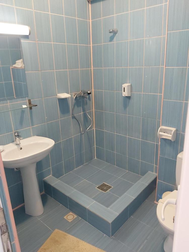 Deluxe Double Room (2 Adults + 1 Child)